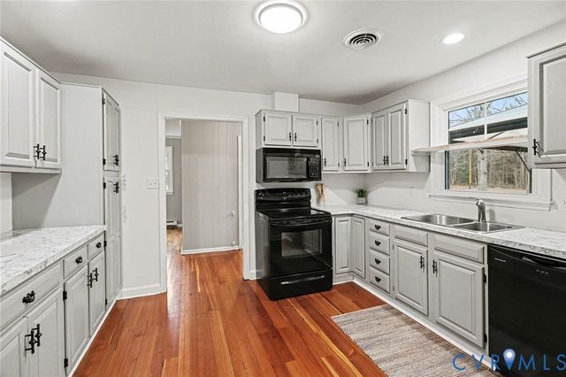 9107 Dabney Dr, Sutherland, VA 23885