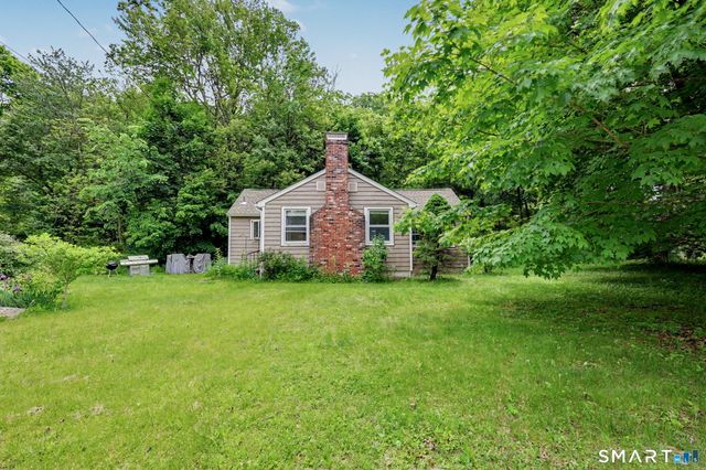 37 Highland Avenue, Redding, CT 06896