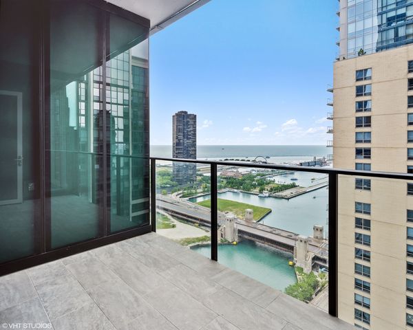 363 E Wacker Drive 2709, Chicago, IL 60601
