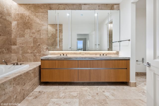 363 E Wacker Drive 2709, Chicago, IL 60601