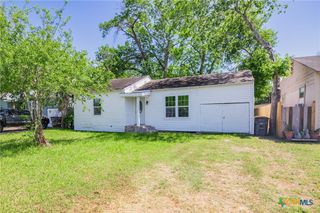1601 E Mimosa Avenue, Victoria, TX 77901