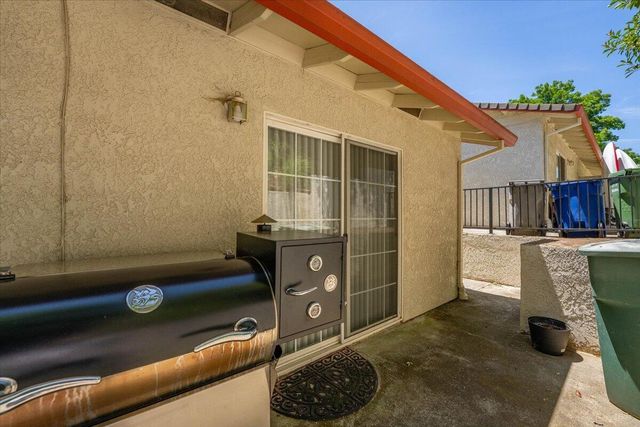 726 & 732 Stonebriar Trail, Redding, CA 96003