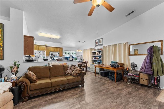 726 & 732 Stonebriar Trail, Redding, CA 96003
