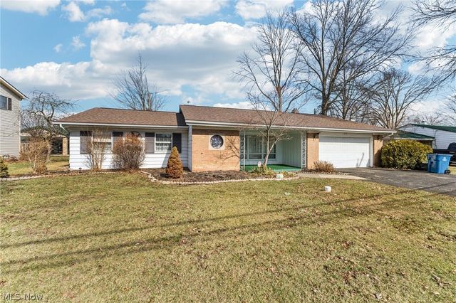 1215 Spruce Tree Lane, Amherst, OH 44001