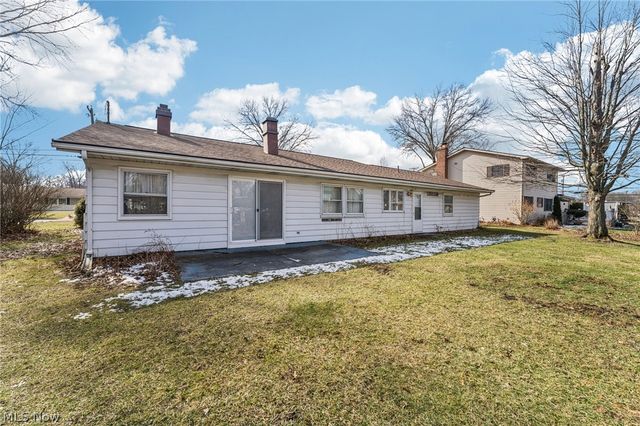 1215 Spruce Tree Lane, Amherst, OH 44001