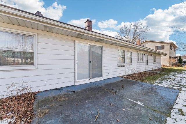 1215 Spruce Tree Lane, Amherst, OH 44001