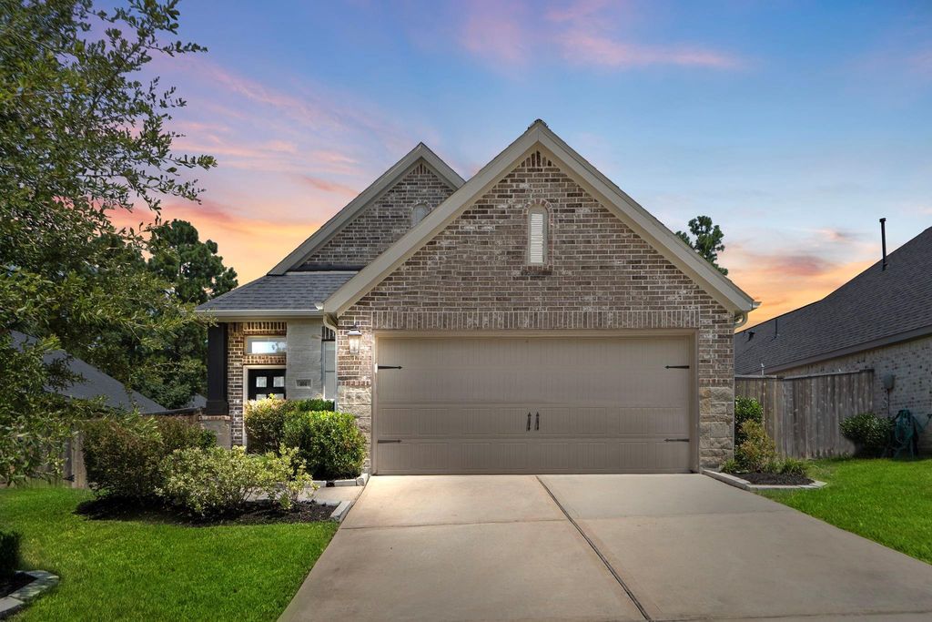 404 Brow Pines Court, Montgomery, TX 77316