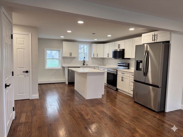 98 Elm St, Blackstone, MA 01504