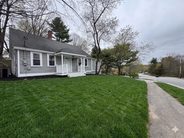 98 Elm St, Blackstone, MA 01504