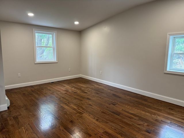 98 Elm St, Blackstone, MA 01504
