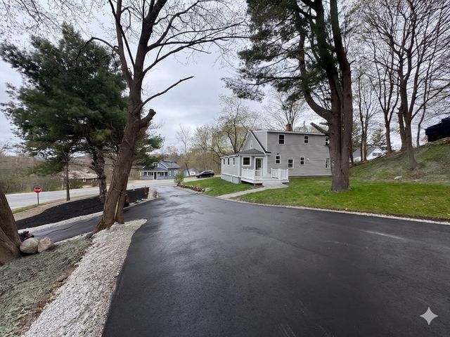 98 Elm St, Blackstone, MA 01504
