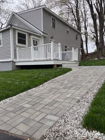 98 Elm St, Blackstone, MA 01504