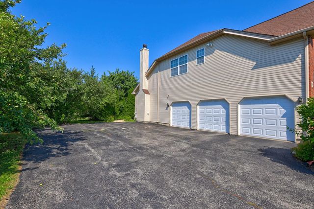 5587 Notting Hill Road, Gurnee, IL 60031