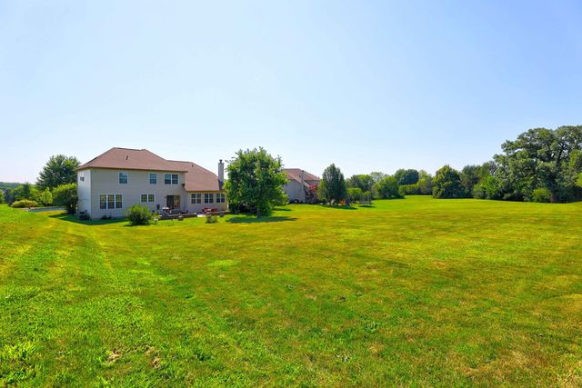 5587 Notting Hill Road, Gurnee, IL 60031