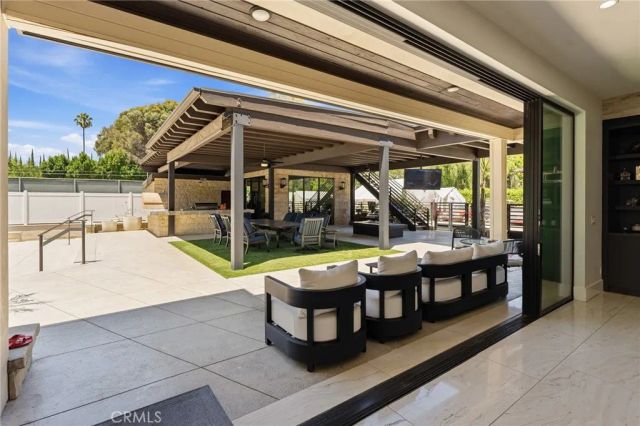 5334 Encino Avenue, Encino, CA 91316
