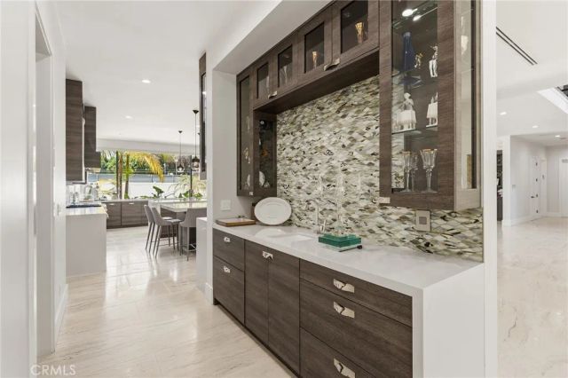 5334 Encino Avenue, Encino, CA 91316