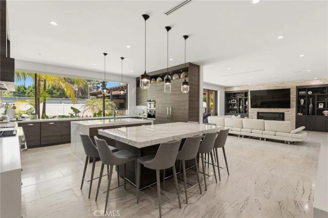 5334 Encino Avenue, Encino, CA 91316