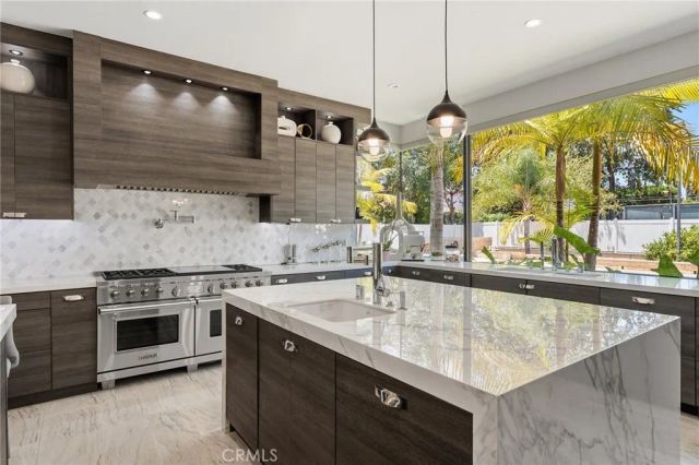 5334 Encino Avenue, Encino, CA 91316