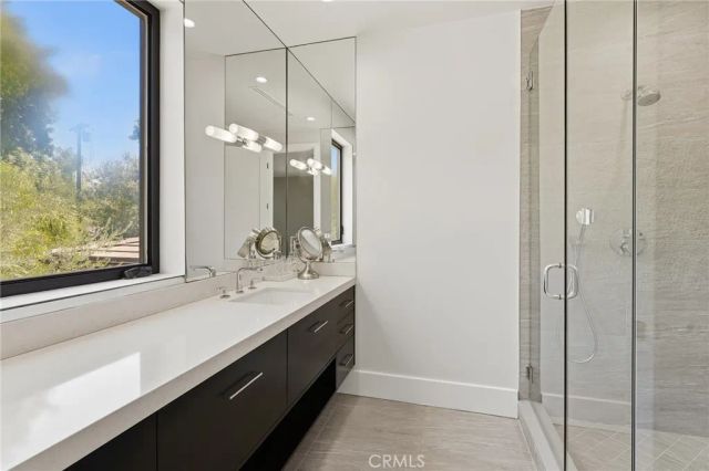 5334 Encino Avenue, Encino, CA 91316