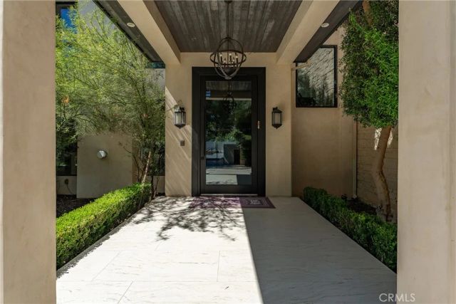 5334 Encino Avenue, Encino, CA 91316