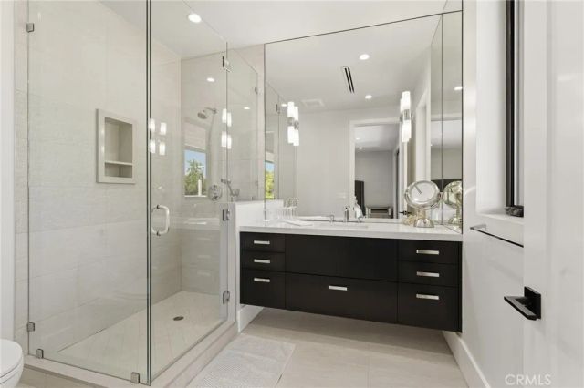 5334 Encino Avenue, Encino, CA 91316