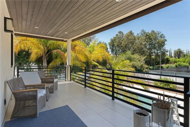 5334 Encino Avenue, Encino, CA 91316
