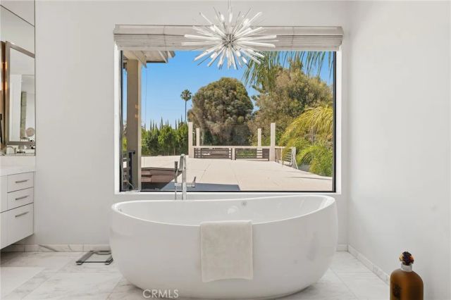 5334 Encino Avenue, Encino, CA 91316
