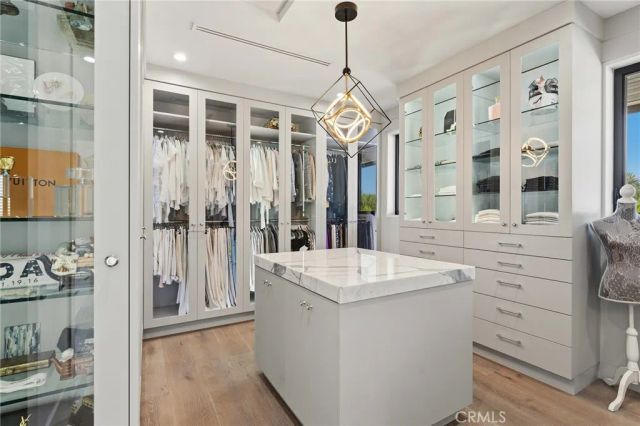 5334 Encino Avenue, Encino, CA 91316