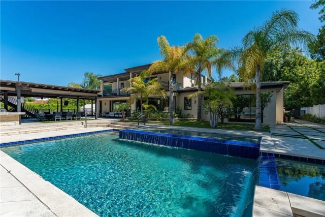 5334 Encino Avenue, Encino, CA 91316