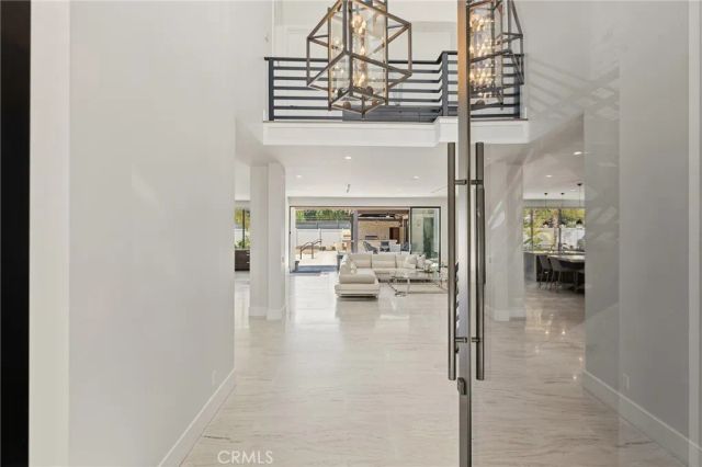 5334 Encino Avenue, Encino, CA 91316