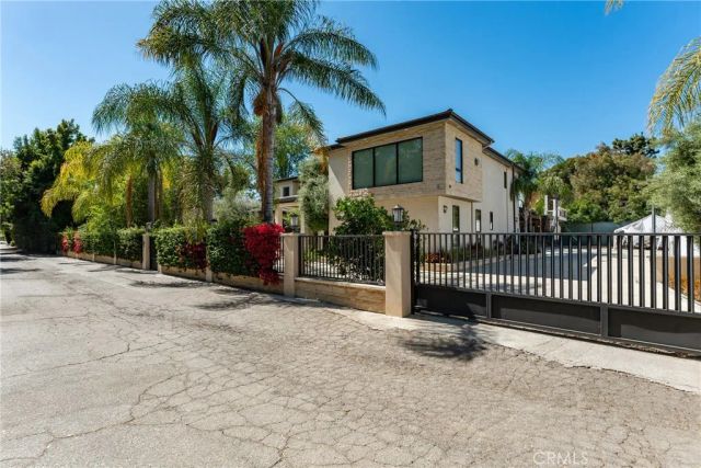 5334 Encino Avenue, Encino, CA 91316