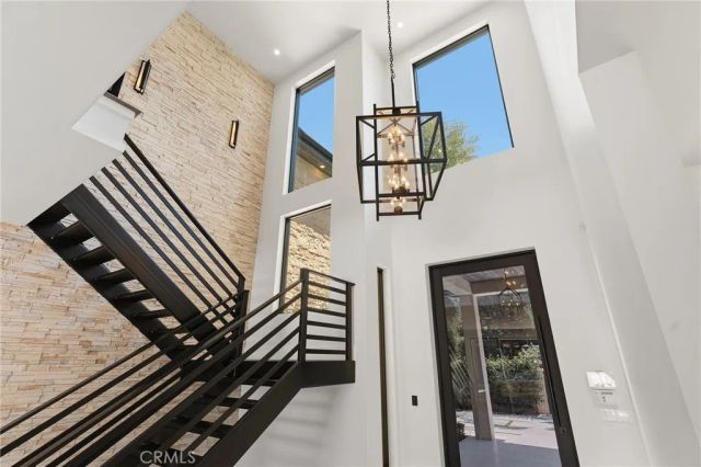 5334 Encino Avenue, Encino, CA 91316