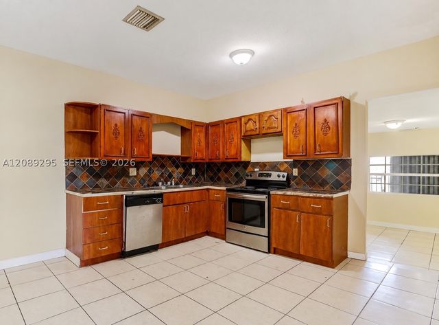 800 NW 46th St, Miami, FL 33127