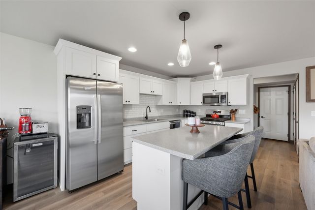 712 Hillside Drive, Tiffin, IA 52340