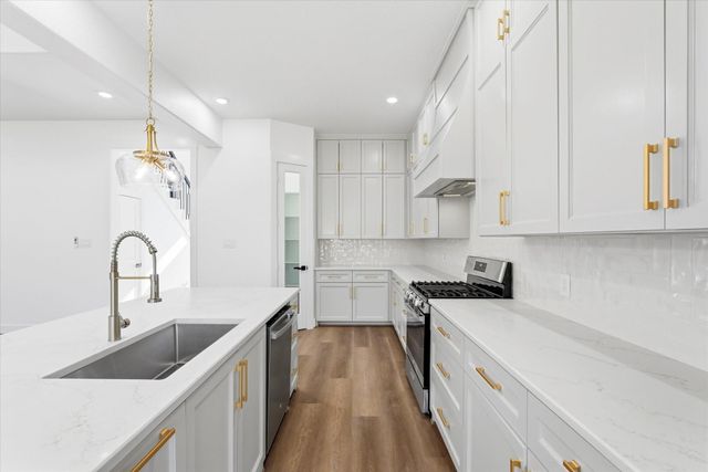 741 S Carroll Street, La Porte, TX 77571