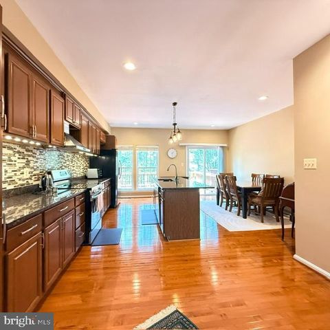 3965 CRESSIDA PL, Woodbridge, VA 22192