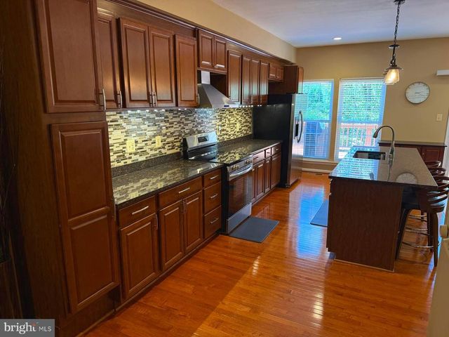 3965 CRESSIDA PL, Woodbridge, VA 22192
