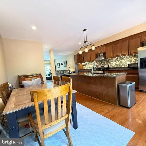 3965 CRESSIDA PL, Woodbridge, VA 22192