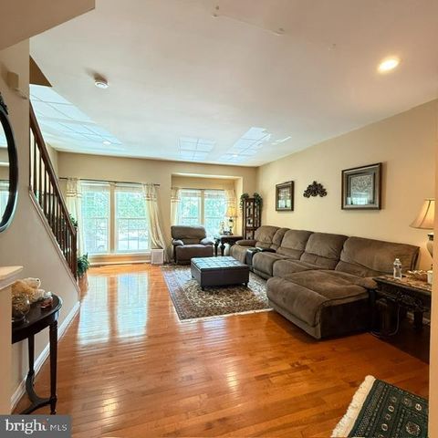 3965 CRESSIDA PL, Woodbridge, VA 22192