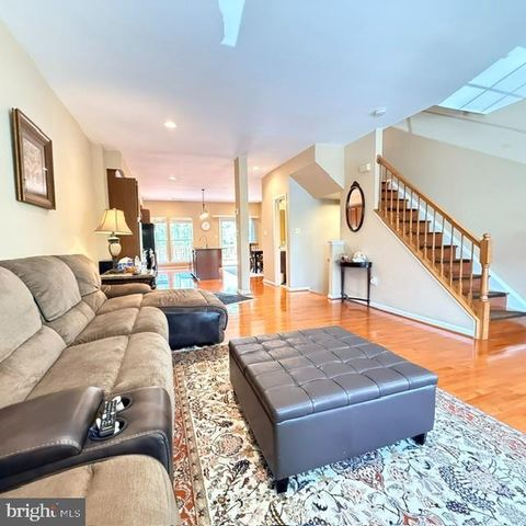3965 CRESSIDA PL, Woodbridge, VA 22192
