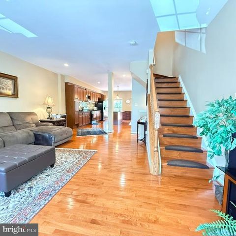 3965 CRESSIDA PL, Woodbridge, VA 22192