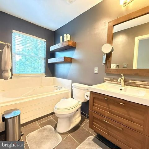 3965 CRESSIDA PL, Woodbridge, VA 22192