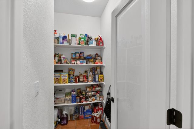 9808 Kugler Way, Elk Grove, CA 95757