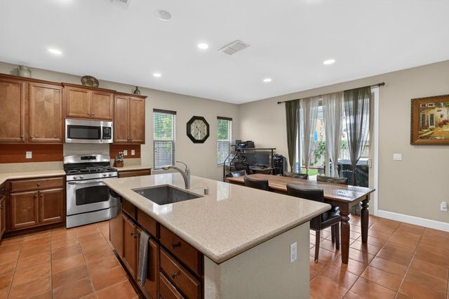 9808 Kugler Way, Elk Grove, CA 95757