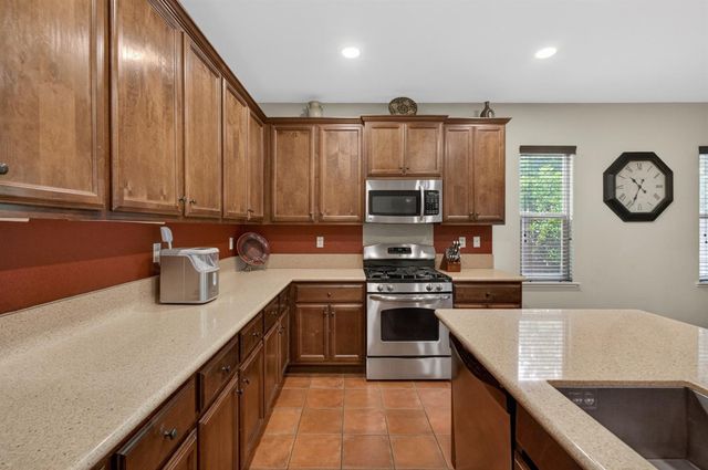 9808 Kugler Way, Elk Grove, CA 95757