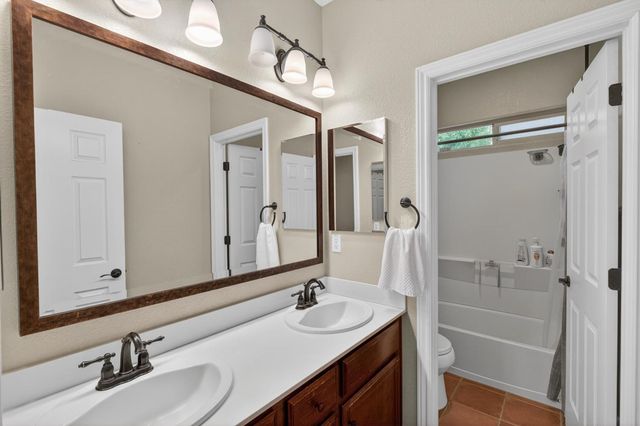 9808 Kugler Way, Elk Grove, CA 95757