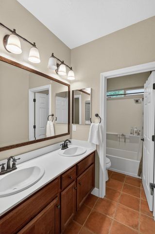 9808 Kugler Way, Elk Grove, CA 95757