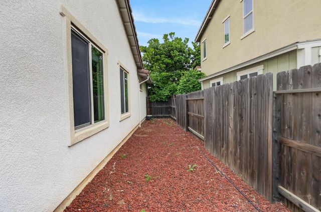 9808 Kugler Way, Elk Grove, CA 95757