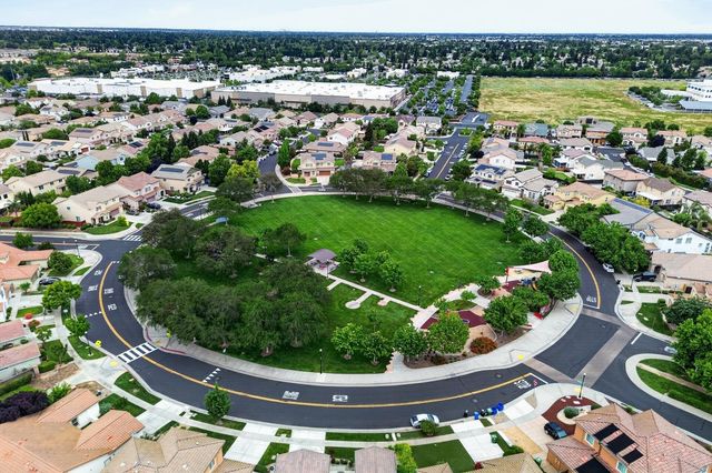 9808 Kugler Way, Elk Grove, CA 95757