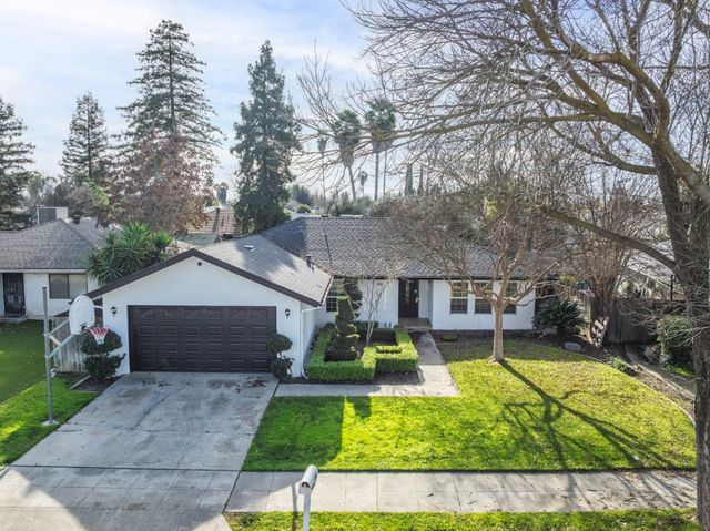 2820 Driftwood Drive, Madera, CA 93637